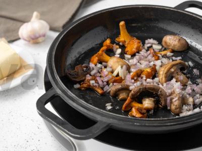 Kiaulės su grybų padažu Žingsnis 4