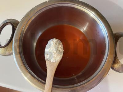 Pomidorų padažas su prieskoniais picai Žingsnis 2