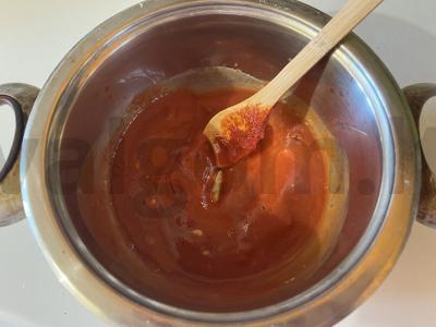 Pomidorų padažas su prieskoniais picai Žingsnis 4