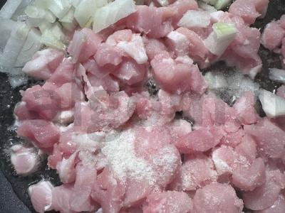 Plovas su kalakutiena ir šviežiu agurku Žingsnis 2