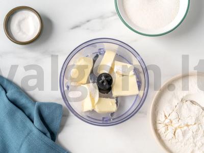 Vanilinis grietinės pyragas Žingsnis 1