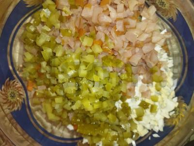 Salotas „Olivje po-naujai“ Žingsnis 5