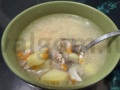 Grietininis sriuba su pievagrybiais pagrindine nuotrauka