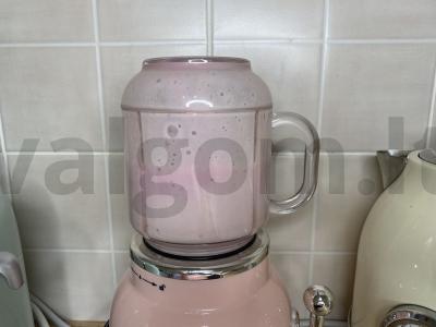 Švelnus uogų-bananų kokteilis Žingsnis 4