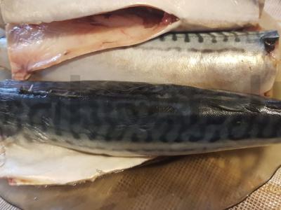 Kepta skumbrė su svogūnais ir citrina Žingsnis 3