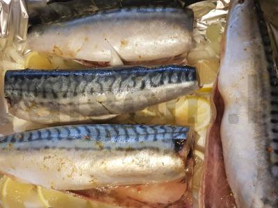 Kepta skumbrė su svogūnais ir citrina Žingsnis 4