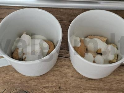 Namų trifle su uogų džemu ir mėlynėmis Žingsnis 2