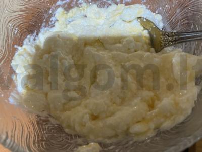 Namų sluoksniuotos varškės pyragėliai Žingsnis 3