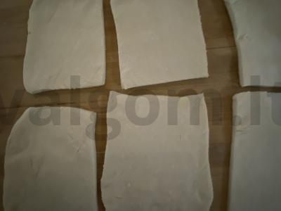 Namų sluoksniuotos varškės pyragėliai Žingsnis 4