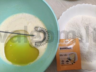 Vaniliniai blynai iš rauginto pieno Žingsnis 2