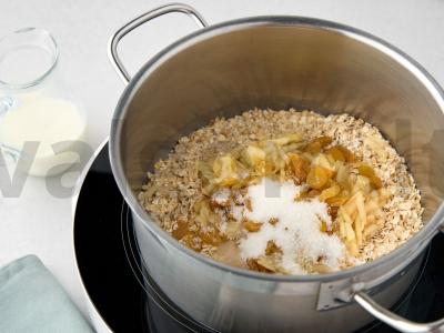 Šildanti avižinė košė su obuoliais ir riešutais Žingsnis 4