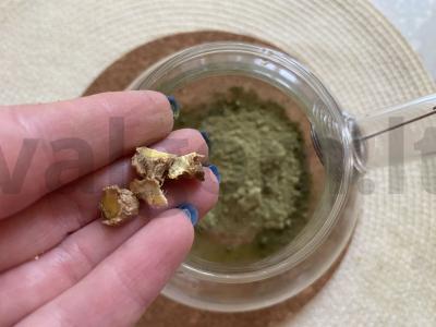 Žalioji arbata matcha su imbieru ir saldžiuoju pienu Žingsnis 2