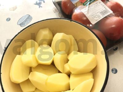 Bulvių troškinys su pomidorais Žingsnis 4