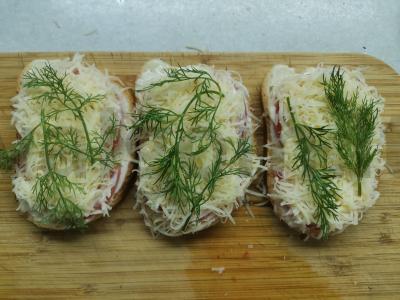 Karšti sumuštiniai su pomidorais ir sūriu Žingsnis 4