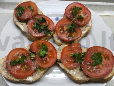 Sumuštiniai su tunu ir pomidorais pagrindine nuotrauka