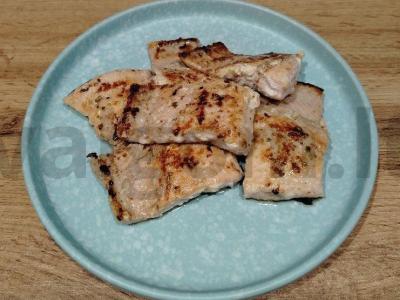 Grietininė lašiša su česnaku pagrindine nuotrauka