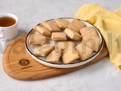 Cukriniai sausainiai su manų kruopomis pagrindine nuotrauka