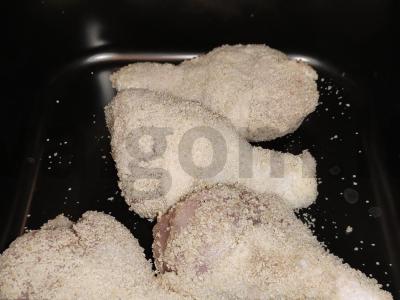 Vištienos blauzdelės džiūvėsėliuose oro grilyje Žingsnis 5