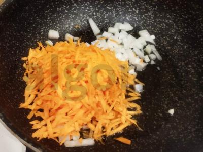 Troškinta kopūstai piene Žingsnis 1