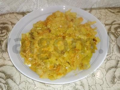 Troškinta kopūstai piene pagrindine nuotrauka