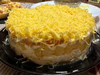 Salotos su ananasais ir krevetėmis pagrindine nuotrauka