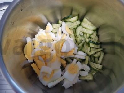 Salotos su midijomis, daržovėmis ir žolelėmis Žingsnis 2