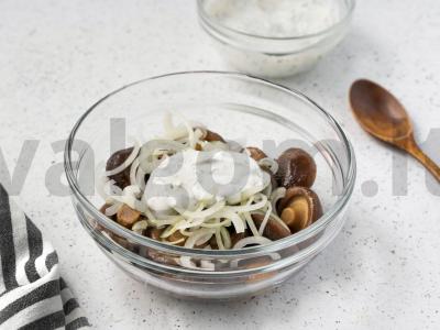 Sūdyti grybai su grietine Žingsnis 3