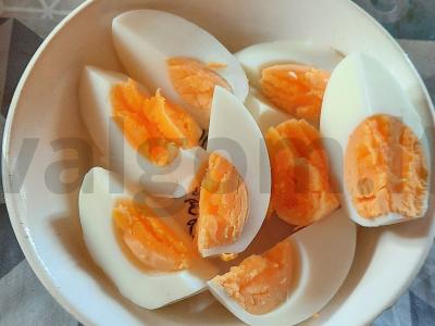 Daržovių ir sūrio salotas be padažo Žingsnis 2