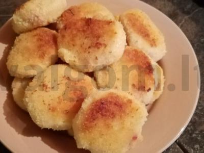 Bulvių kotletai su šonine pagrindine nuotrauka