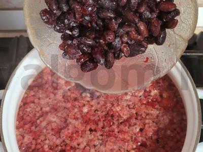 Kvapnus kompotas su uogomis ir avietėmis Žingsnis 2