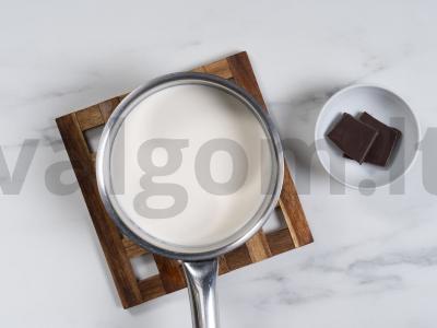 Uogų tortas su šokoladiniais biskvitais ir kremu Žingsnis 9