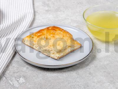 Pyragas su brynza pagrindine nuotrauka