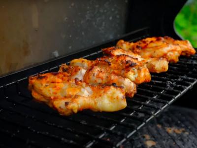 Puikūs vištienos blauzdos ant grotelių Žingsnis 12