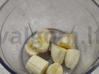Prabangus grietinėlės-bananų kokteilis Žingsnis 1