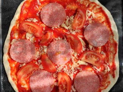 Namų pica su dešra ir mocarela Žingsnis 9