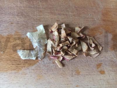 Arbatos gėrimas su obuoliu ir juodąja serbentu Žingsnis 1