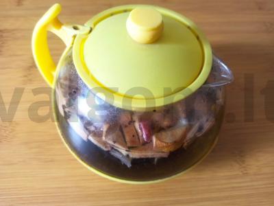 Arbatos gėrimas su obuoliu ir juodąja serbentu Žingsnis 3