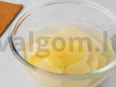 Namų traškučiai su aštriu padažu Žingsnis 2