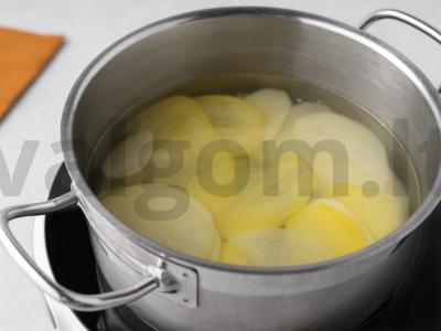 Namų traškučiai su aštriu padažu Žingsnis 3