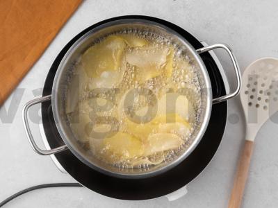 Namų traškučiai su aštriu padažu Žingsnis 5