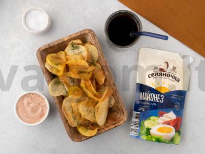 Namų traškučiai su aštriu padažu pagrindine nuotrauka