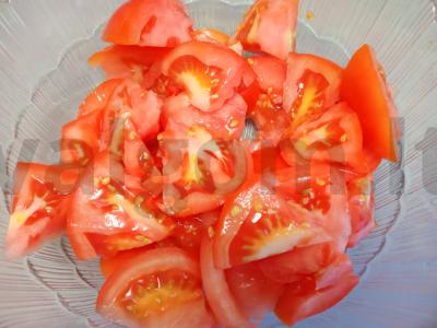 Pomidorų salotos su česnaku Žingsnis 1