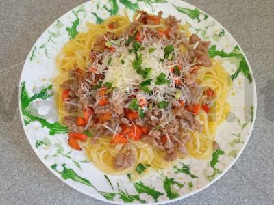 Spagečiai su keptais daržovėmis ir kalakutienos faršu pagrindine nuotrauka