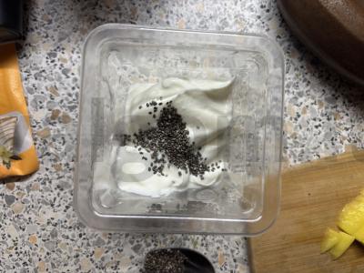 Jogurtas su bananais, mangais ir chia sėklomis Žingsnis 3