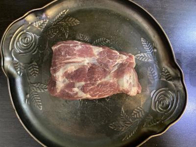 Kepta kiaulienos kaklas, marinuota paprikoje ir sausoje garstyčioje Žingsnis 1