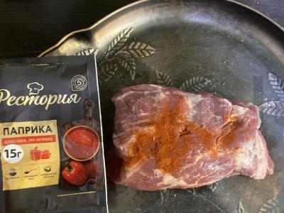 Kepta kiaulienos kaklas, marinuota paprikoje ir sausoje garstyčioje Žingsnis 2