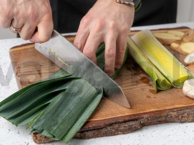 Ramenas su mėsos sultiniu ir greitai paruošiamomis makaronais Žingsnis 2