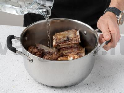 Ramenas su mėsos sultiniu ir greitai paruošiamomis makaronais Žingsnis 3