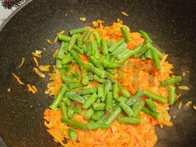 Bulguras su daržovėmis keptuvėje Žingsnis 3