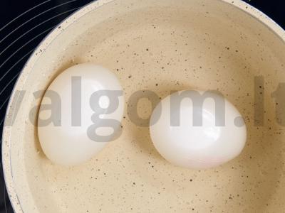 Kiaušinių ir žaliojo svogūno salotos Žingsnis 3